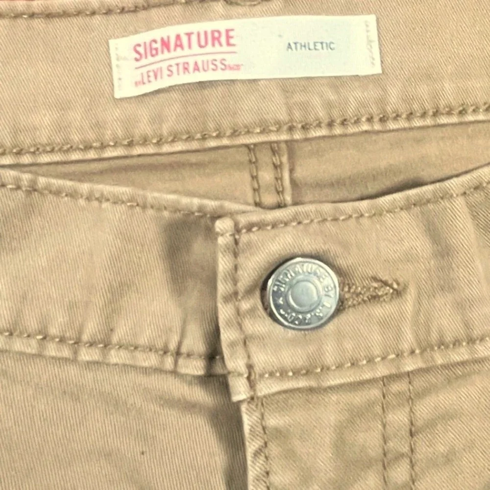 Signature Levis Athletic Chino Pants Mens Tag 36x32 Meas 38x30 Tan Utility EUC